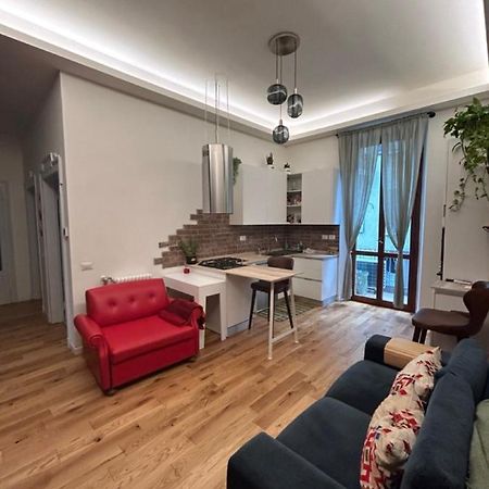 Gam Gam Isola Room Rent Milánó Kültér fotó
