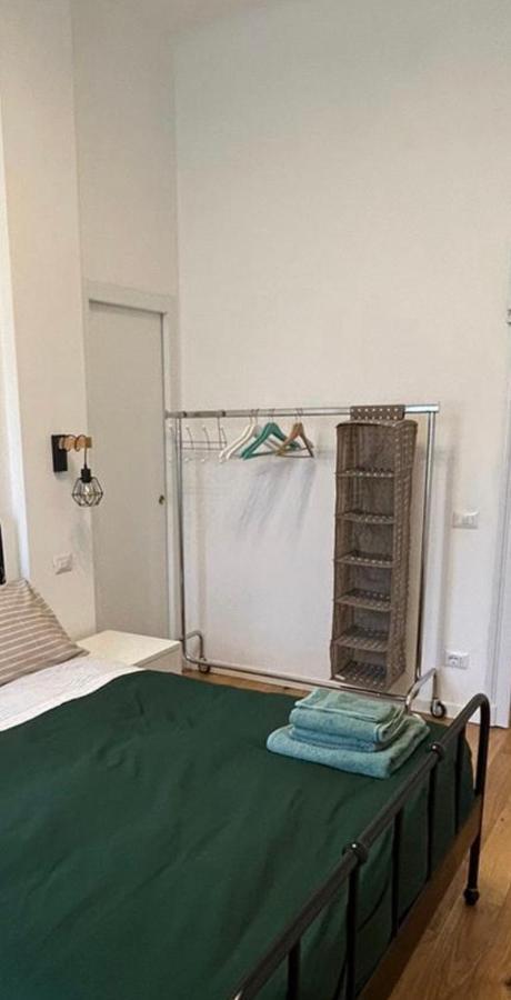 Gam Gam Isola Room Rent Milánó Kültér fotó